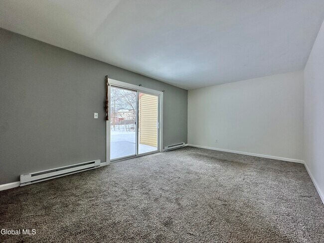 Building Photo - 31 Suncrest Dr