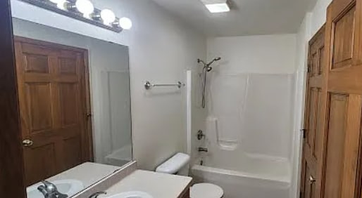 Building Photo - 578 Kelvington Dr