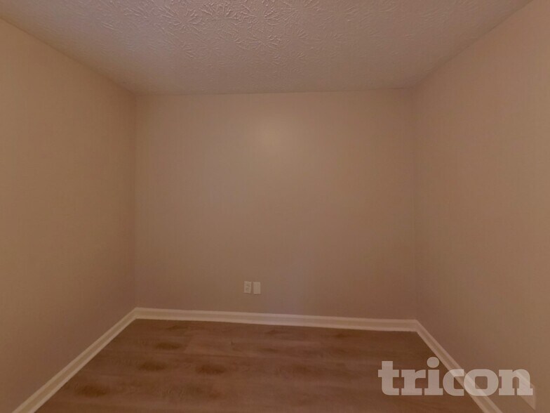 Building Photo - 3224 Creekwood Dr