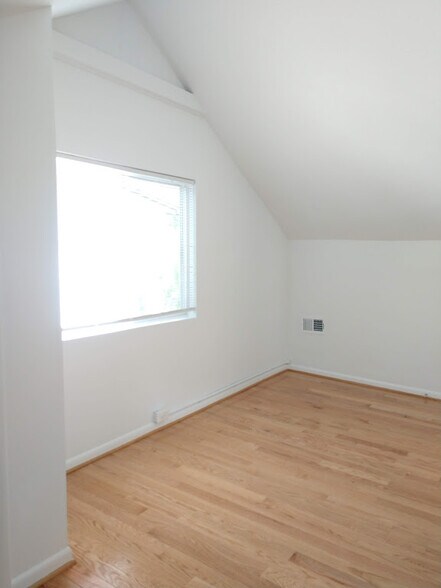Sunny bedroom. - 2509 10th St NE