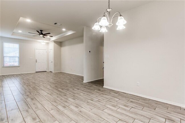 Building Photo - 1413 Cliffbrake Wy
