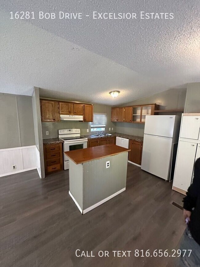 Building Photo - 16281 Bob Dr