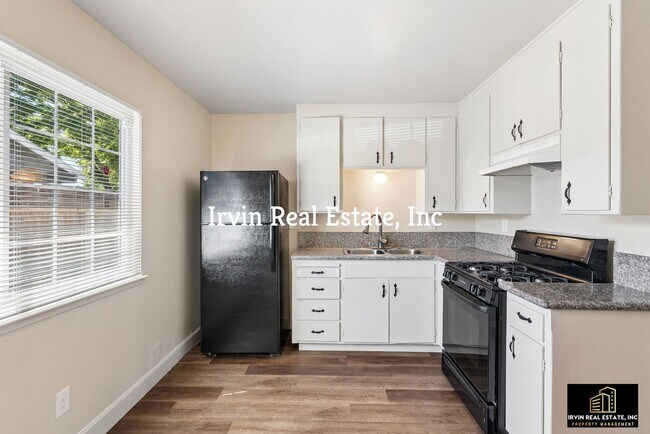 Building Photo - 1834-1834 Rose Ave