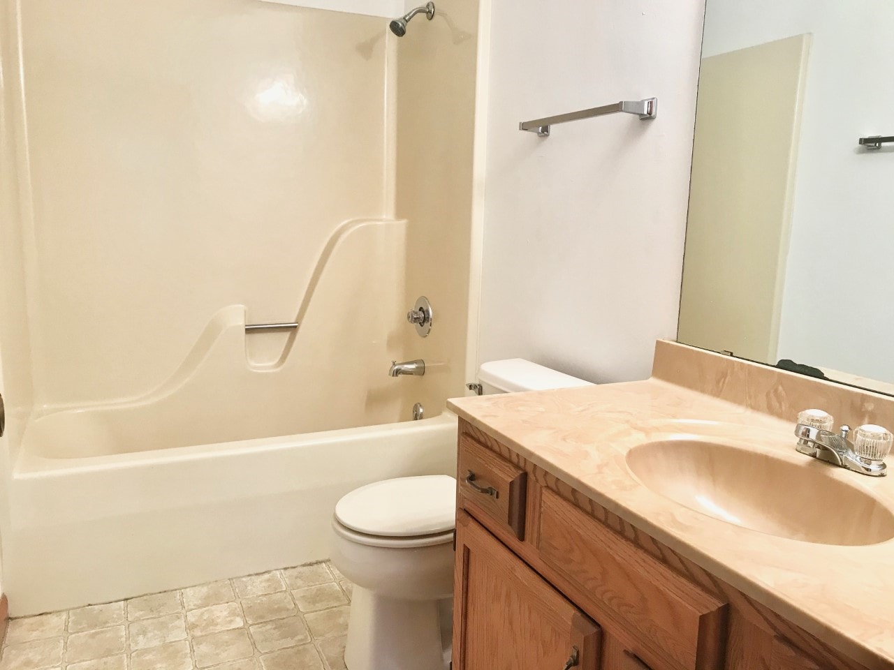 Building Photo - 547 Circle Pine Dr