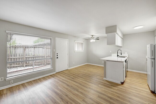 Building Photo - 1529 Wirt Rd