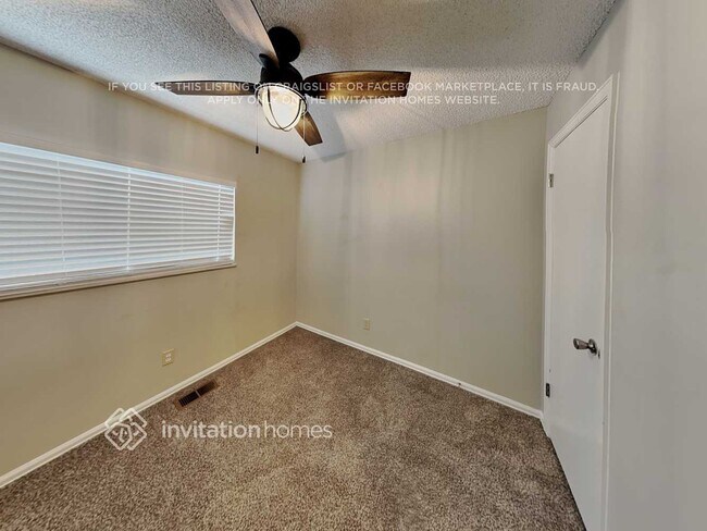 Building Photo - 11180 W 102nd Ave