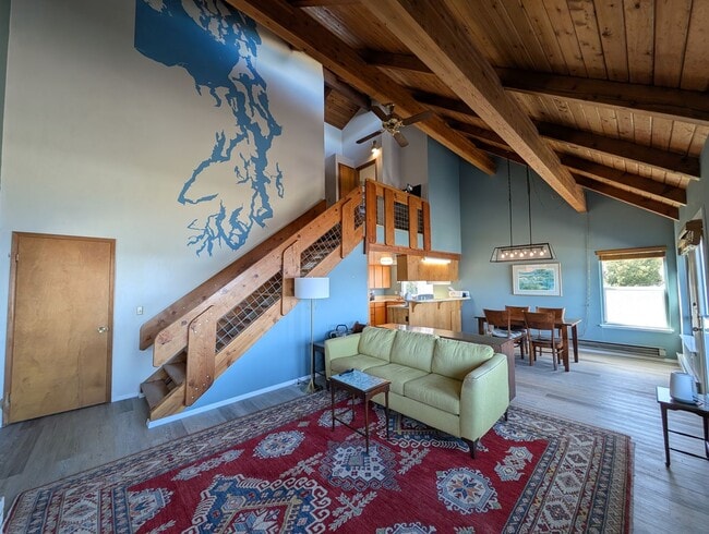 Building Photo - A Luxury Beachfront Lodge Awaits! For Rent...