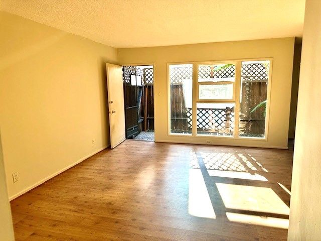 Building Photo - 11843 Dorothy St