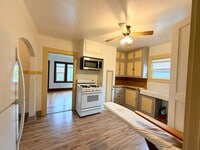 Building Photo - Charming 1BD/1BA Cottage Walkable to Downtown Petaluma