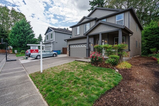 Building Photo - $500 Move In Special  4 Bedroom 2.5 Bath New Carpet and Fresh Paint