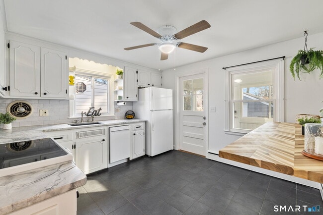 Building Photo - 103 Edgemere Ave