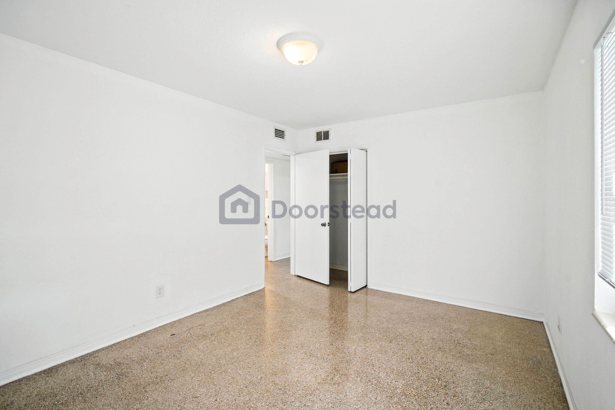 Building Photo - 4291 Porpoise Dr SE