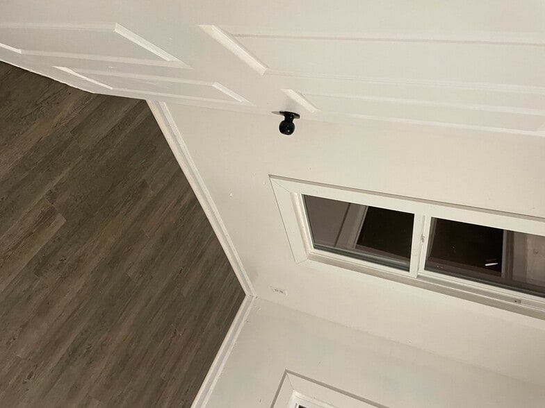 Building Photo - 1129 Huron St