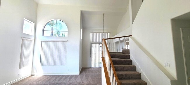 Building Photo - Single Family House - 4 Bedrooms + 2.5 Bat...