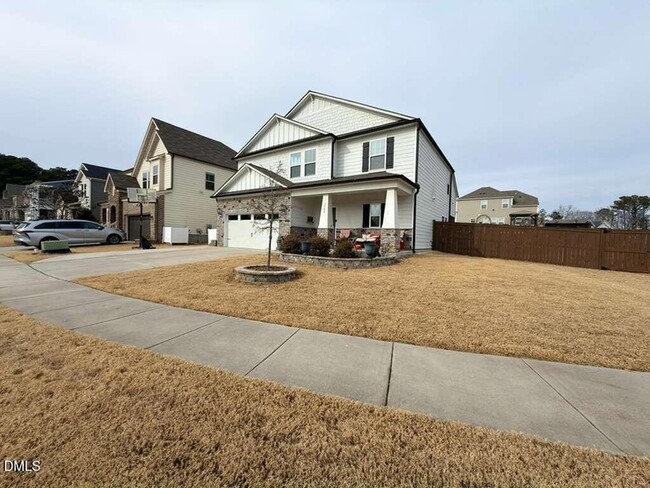 Building Photo - 3500 Barn Rd