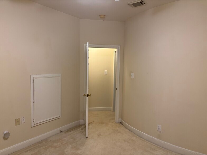 Building Photo - 4210 Leaflock Ln