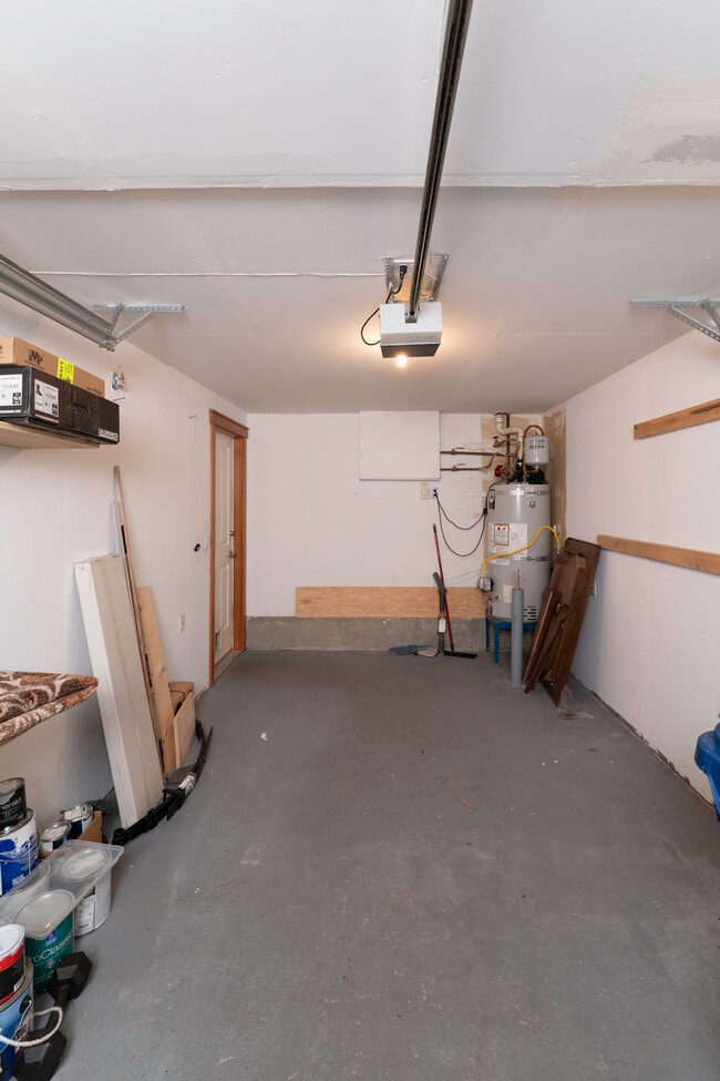 Building Photo - 3606 22nd Ave W