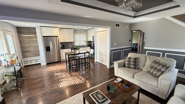 Building Photo - 8408 S Lorel Ave