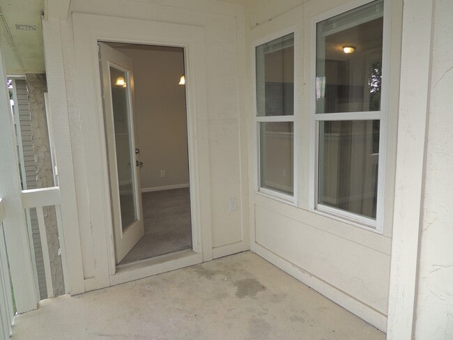 Building Photo - 6748 Willowbrook Dr