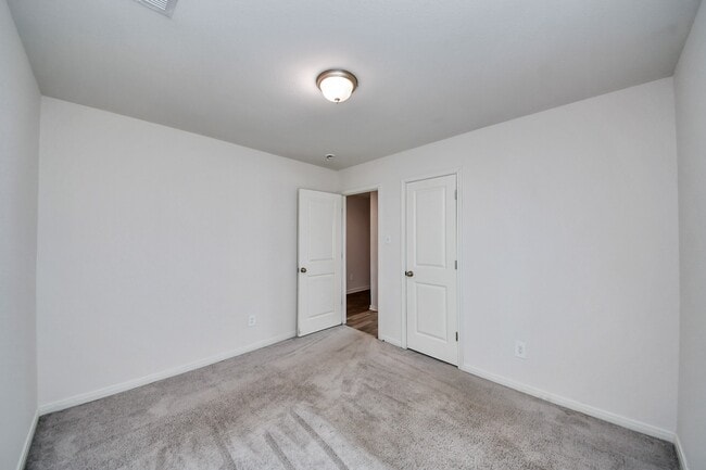 Building Photo - 164 Goldenrod