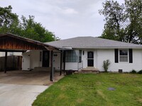Building Photo - 1409 NW Logan Ave