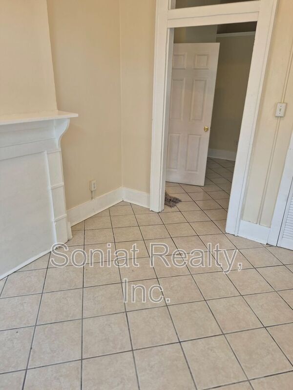 Building Photo - 8409 Cohn St