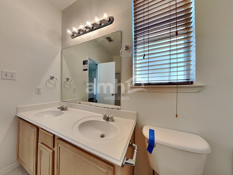 Building Photo - 13344 Dove Ranch Rd