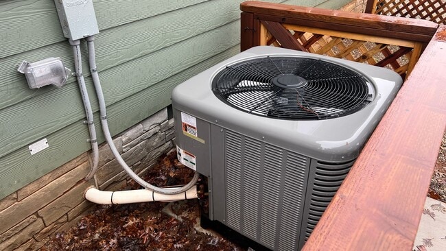 Building Photo - Newer Manufactured home  Paradise Location...