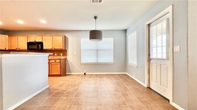 Building Photo - 784 Kingfisher Ln