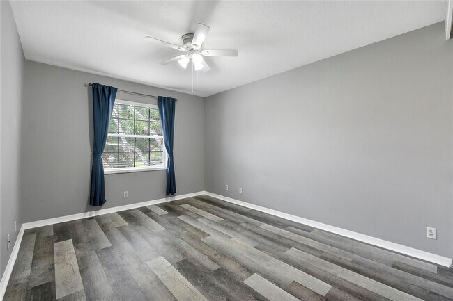 Building Photo - 9664 Royal Palm Blvd