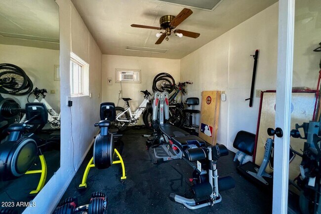 Building Photo - 4327 E Rancho Dr