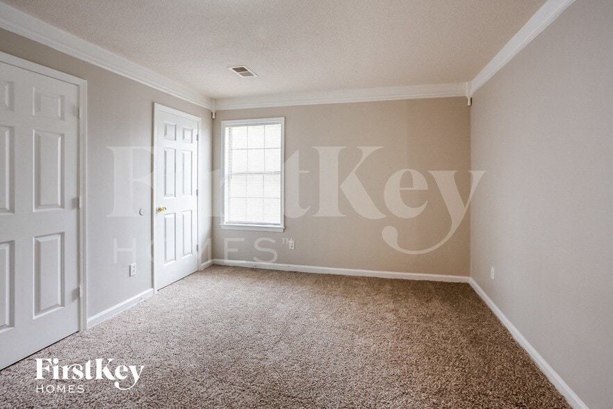 Building Photo - 4812 Barkshire Dr