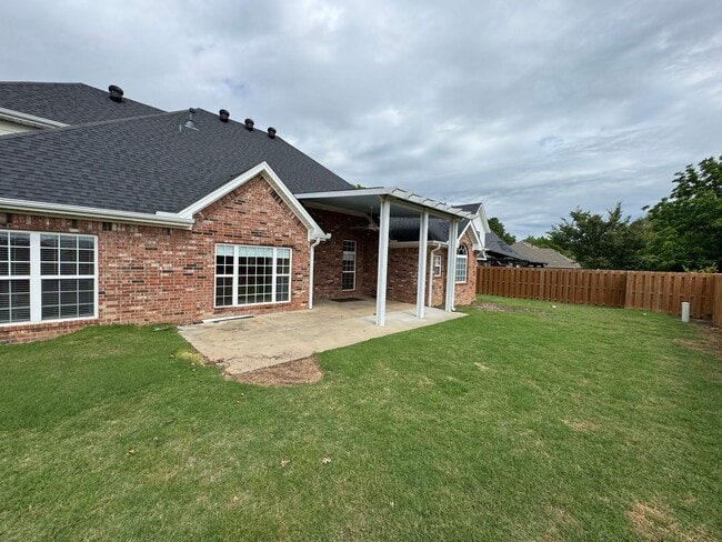 Building Photo - 407 Lyndal Ln