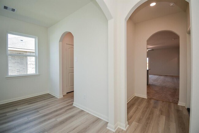 Building Photo - 569 Amberwood Pk Dr