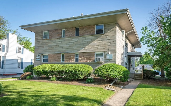 Interior Photo - 605 W University Ave