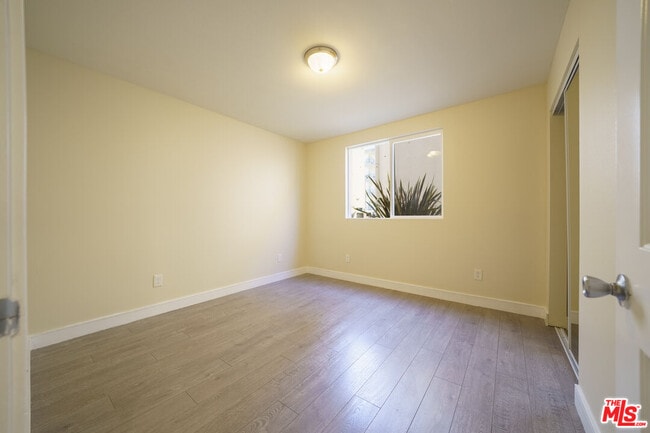 Building Photo - 6514 Brynhurst Ave