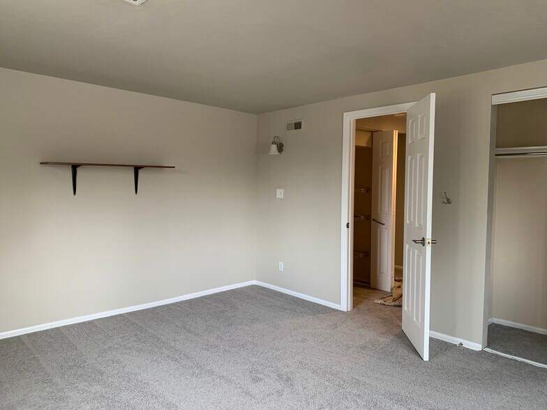 Building Photo - 2500 Winona Ct