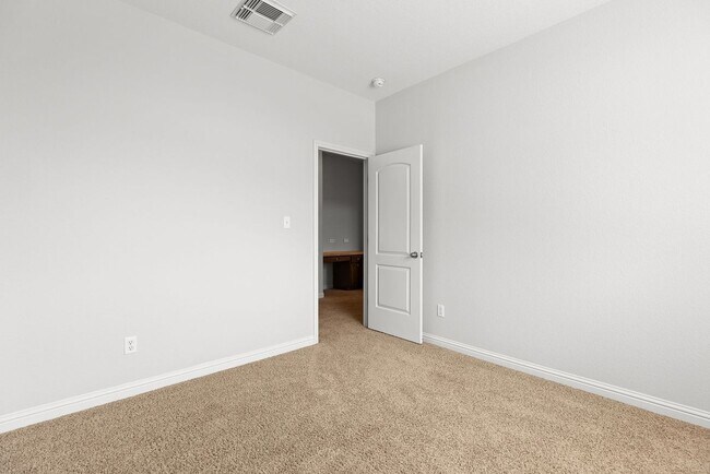 Building Photo - 2430 Santa Barbara Loop