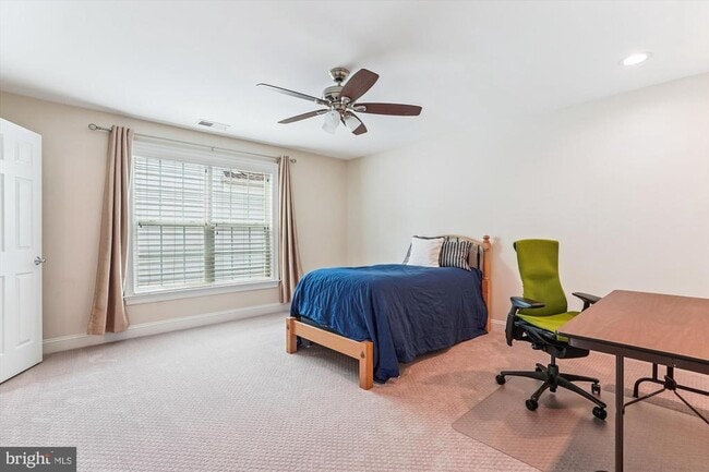 Building Photo - 43595 Aldie Mill Ct