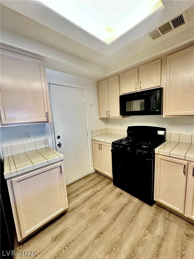 Building Photo - 10232 Grecian Laurel Ct