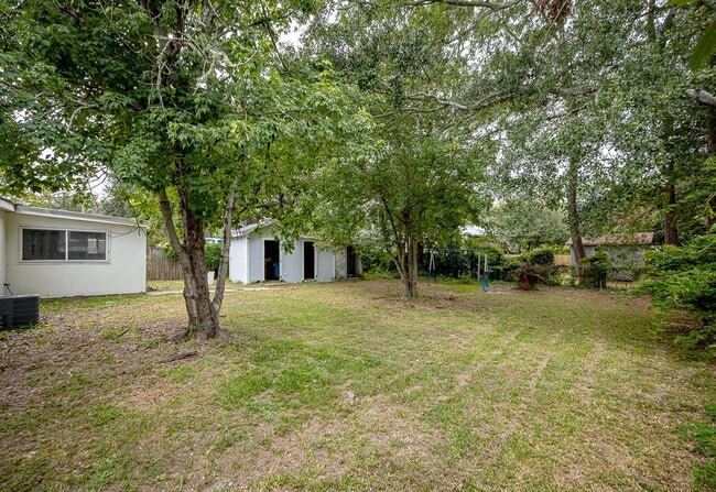 Building Photo - Cute Rental Home