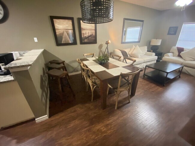 Building Photo - 5372 Diplomat Ct