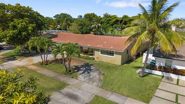 Building Photo - 20375 NE 22nd Pl