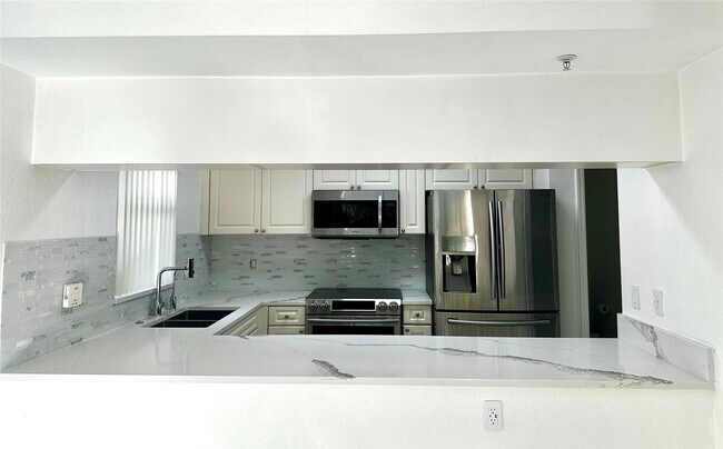 Building Photo - 6500 W Sample Rd