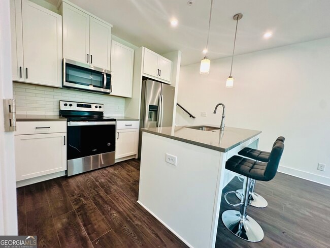 Building Photo - 727 Eloise Wy