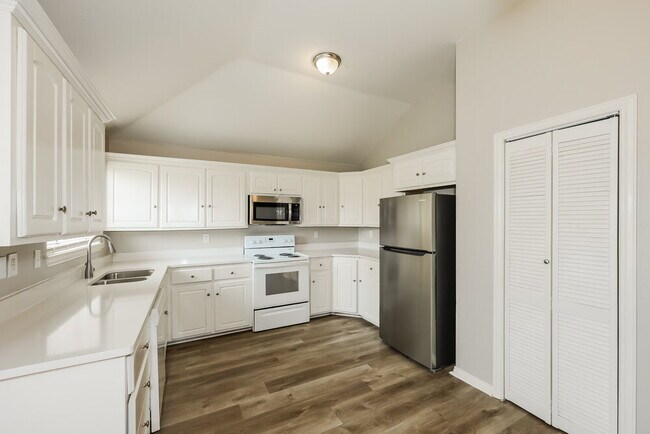 Building Photo - 5117 Foard St