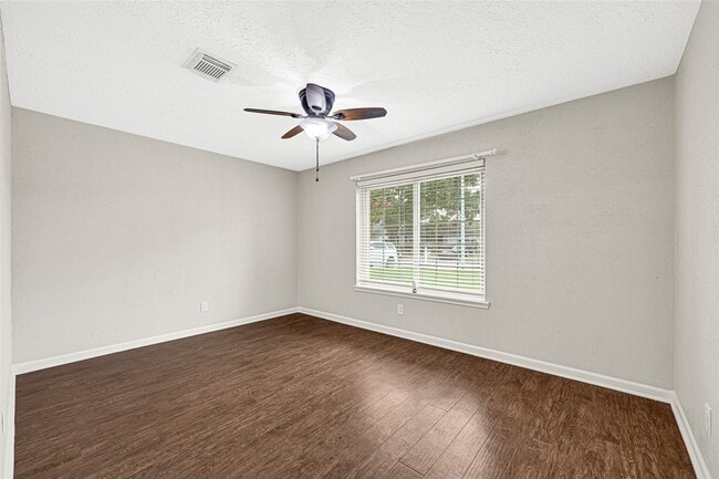 Building Photo - 501 S Travis