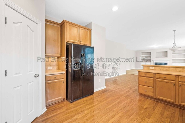 Building Photo - 10613 Bere Island Dr