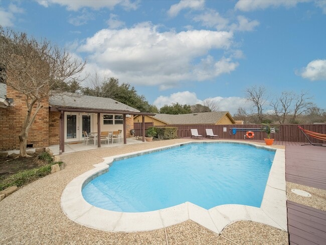 Building Photo - 2922 Clover Valley Dr