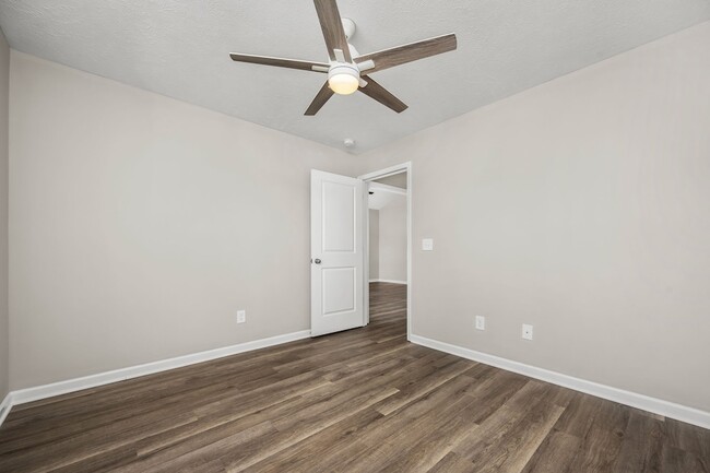 Building Photo - 107 Meadowbrook